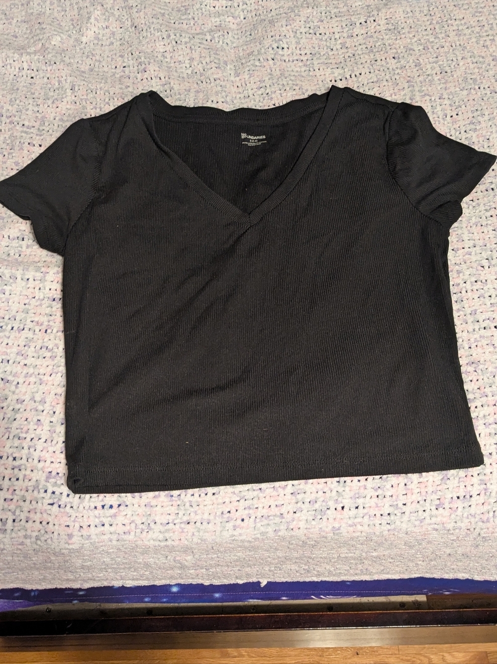 No Boundaries Black Ribbed V-Neck Short Sleeve Top